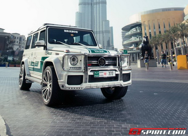 Brabus trình làng siêu xe 'khủng' cho cảnh sát Dubai